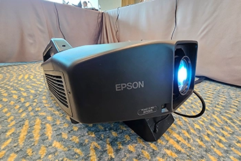 alquiler de pantallas de proyeccion